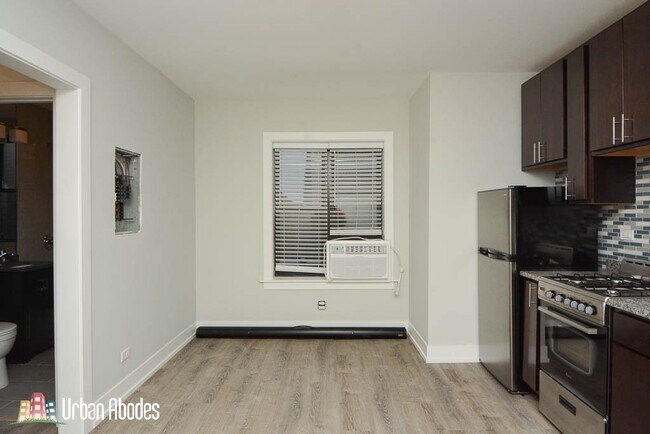 Photo - 442 W Belden Ave Unit A04C