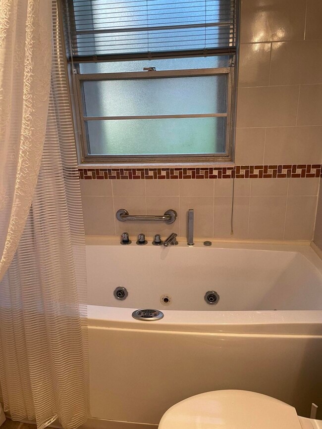 Photo - 1904 Bermuda Cir Unit H1