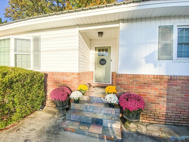 Photo - 2100 Tanner Dr SW