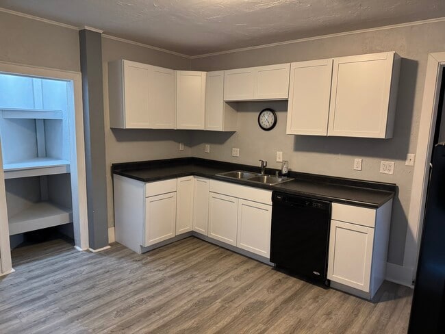 Photo - 6th Street/Grant