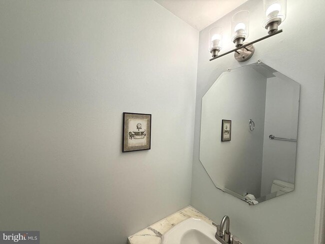 Photo - 4924 Van Walbeek Pl