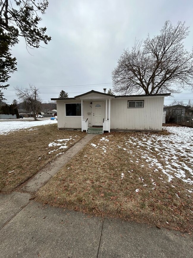 Photo - 436 7th Ave W