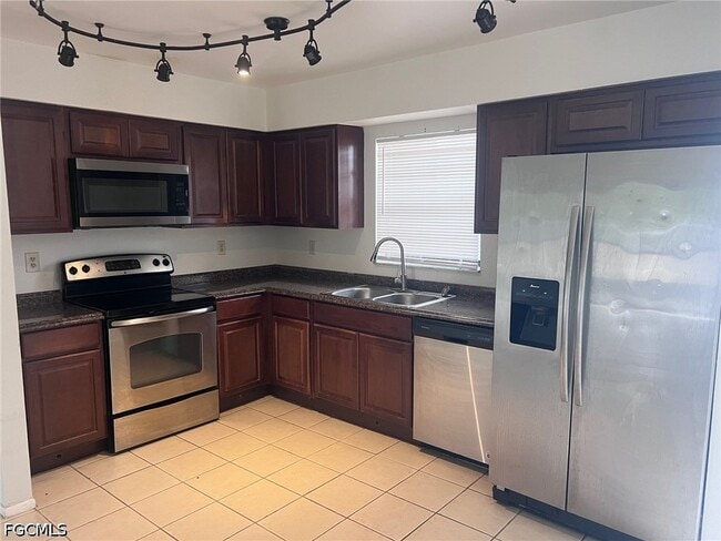 Photo - 1416 SE 1st Pl