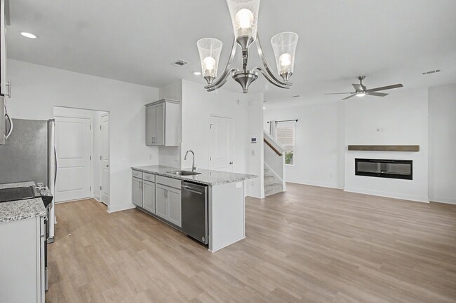 Photo - 248 Buckingham Dr