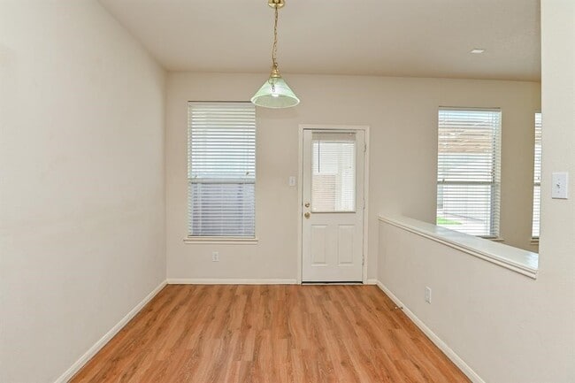 Building Photo - 1030 Riverwood Dr