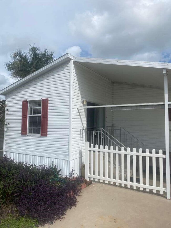 Photo - 2090 SW 85th Ave