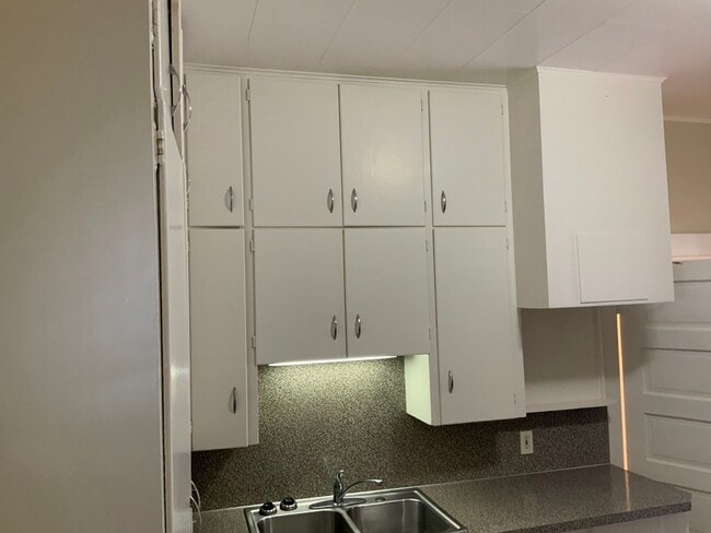 Photo - 2 Bedroom Unit in Triplex Near Downtown and Campus Unit 1645 Mill St. #1