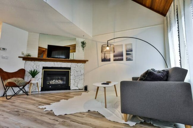Photo - 974 Dewdney Way Unit SI ID1473814P