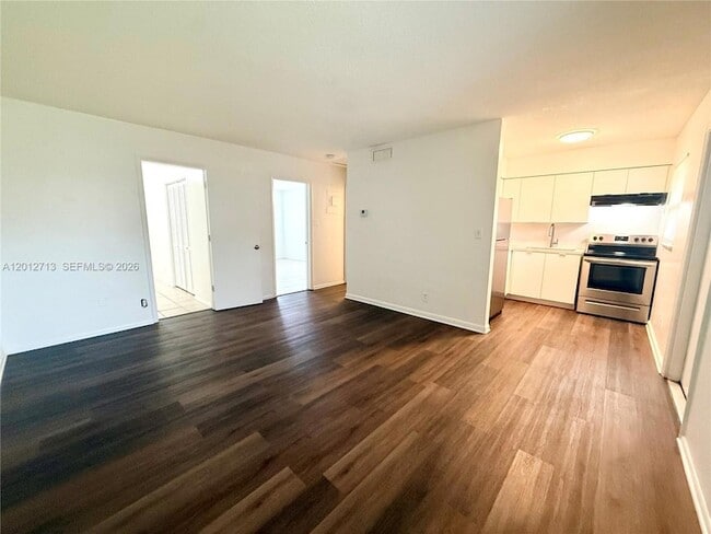 Photo - 220 NE 41st St Unit 2