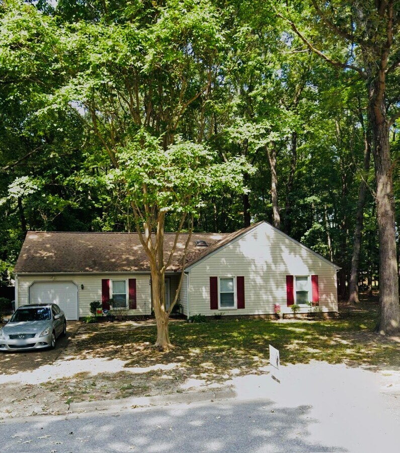 Photo - 206 Fischer Dr House