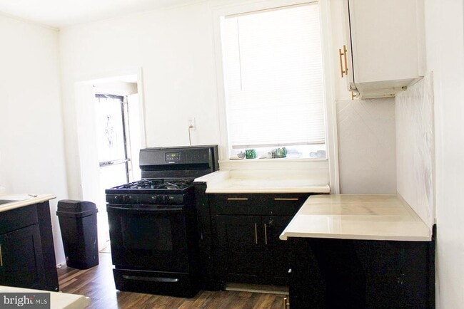 Building Photo - 5744 N 12th St Rental