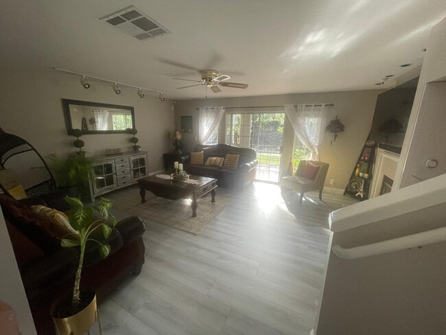 Photo - 7734 Creekside Dr