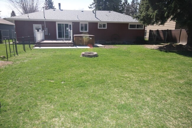 Photo - 1316 E 3rd St