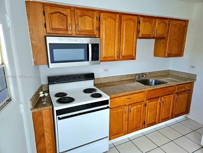 Photo - 1610 NW N River Dr Unit 305