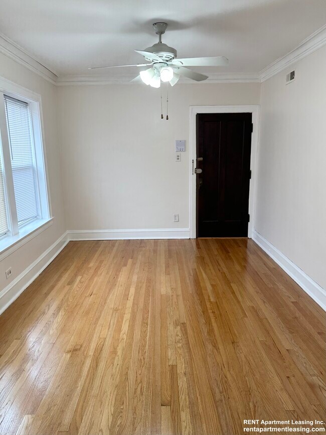 Photo - 2137 W Cornelia Ave Unit 2W