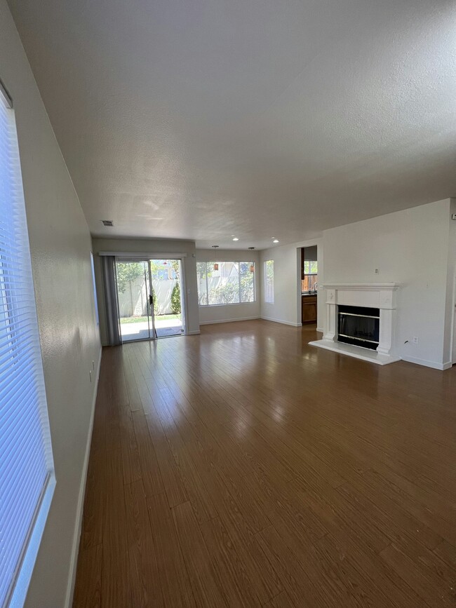 Photo - 388 Meadowhaven Way