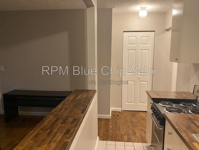 2118 Kemper Ln Unit 11