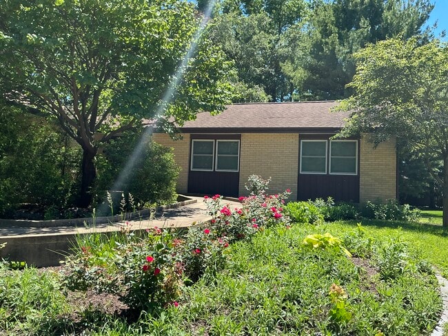 Photo - 2209 Grange Cir
