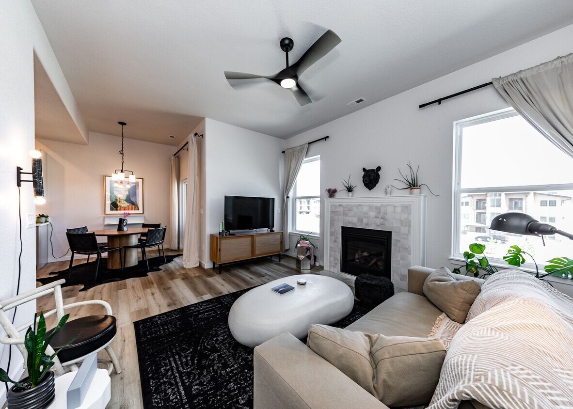 Beautiful Townhome Next to Nature on Westside - Beautiful Townhome Next to Nature on Westside