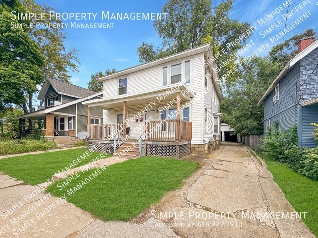 Photo - 1036 Lafayette Ave NE Unit 2
