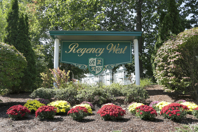 Regency West Apartments - Regency West Apartments