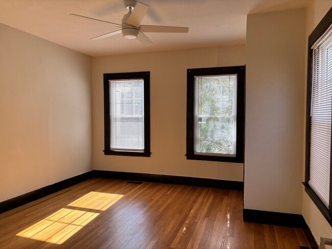Photo - 189 N Main St