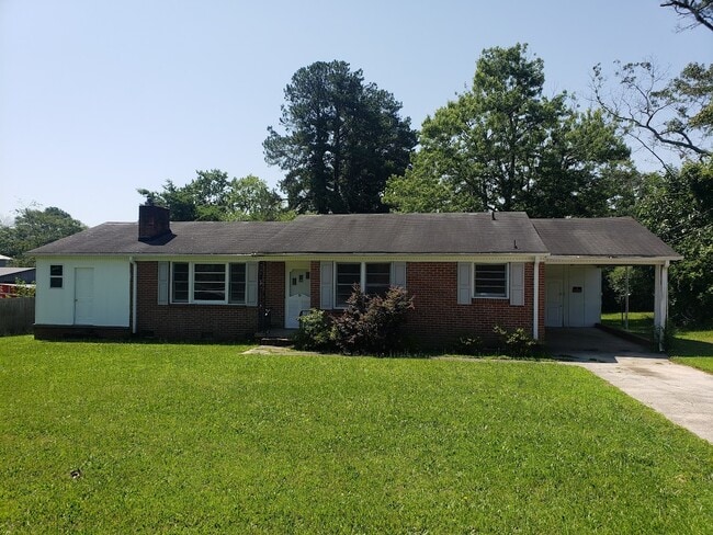 Photo - 2010 E Lee Rd House