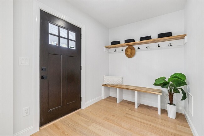 Photo - 34 Larch St Unidad 1