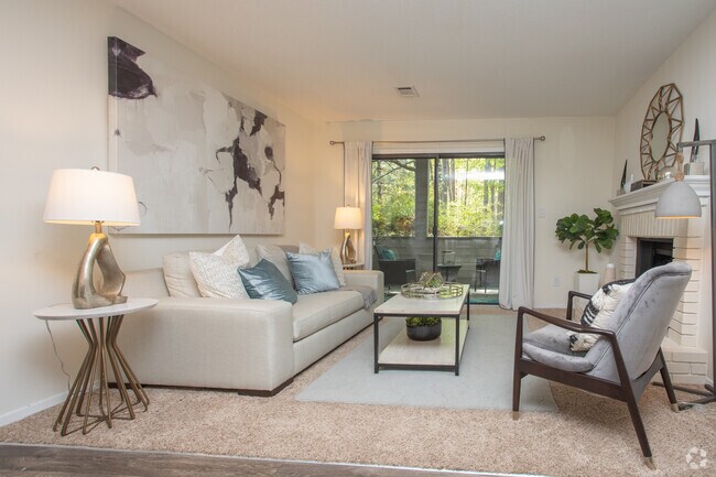 2BR, 2BA - 1090SF