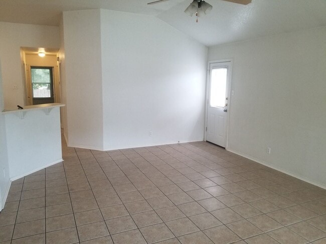 Photo - 312 Jeff Gordon Dr Unit B