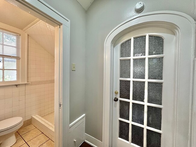 Photo - College Ave Triplex Unidad B- Downstairs