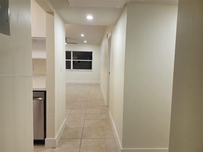 Photo - 4800 NW 35th St Unit 607