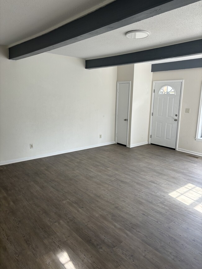 Photo - 1015 Hobson Ave