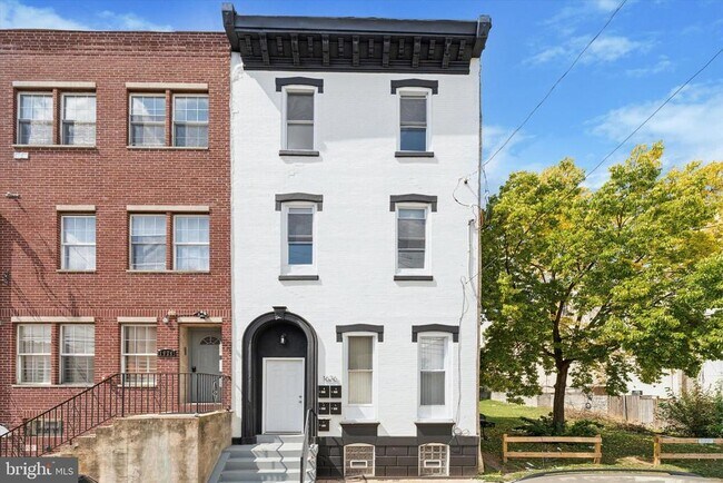 Photo - 1626 N 17th St Unit 5