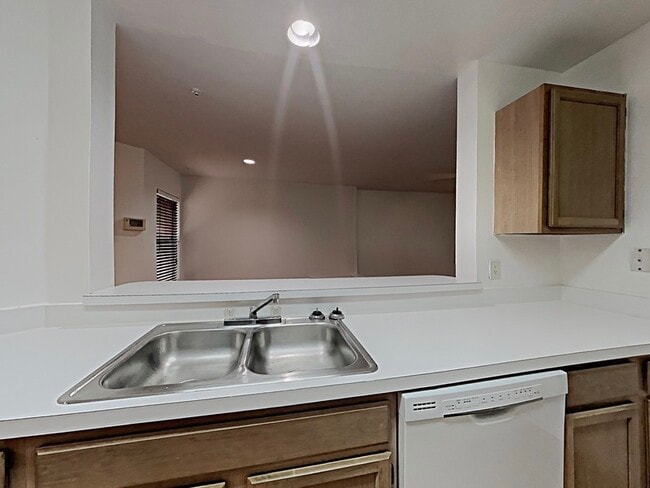 Photo - 490 N Pin Oak Pl Unidad Apt 208