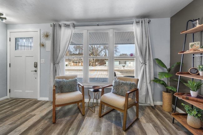 Photo - 444 S St Bernard Dr