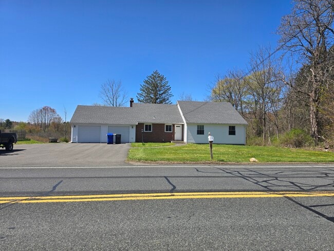 Building Photo - 36 N Maple St