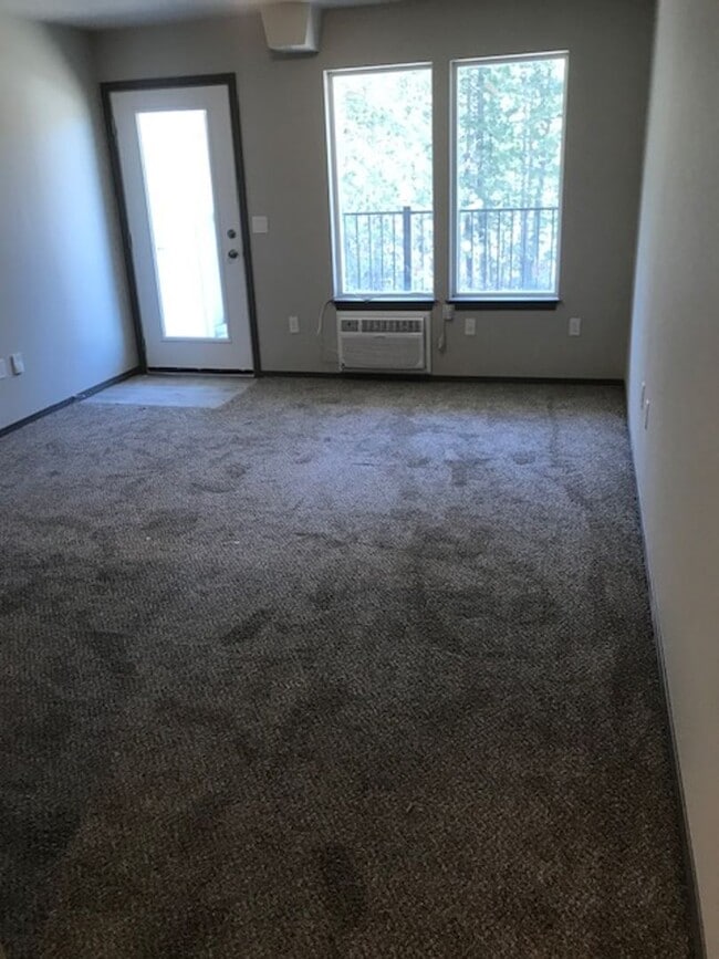 Photo - Silverado Apartments