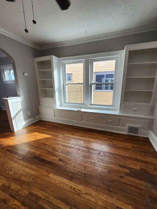 Photo - 120th,E.3610 Unit 4