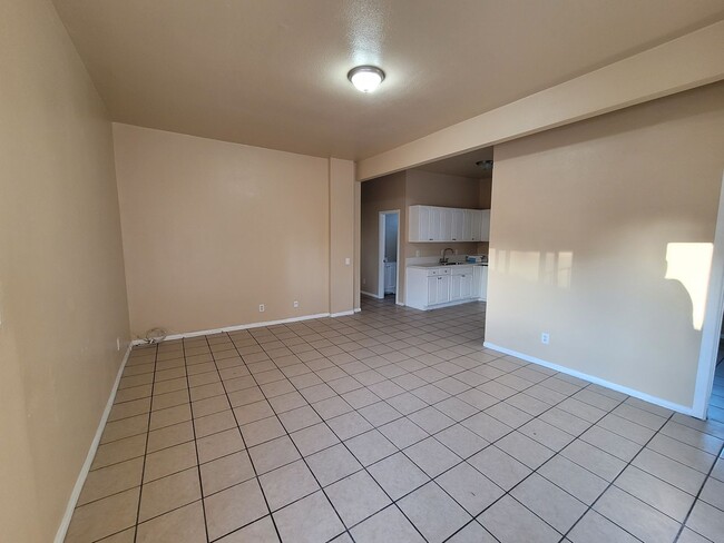 Photo - Large 4bd/2bth Unit in Logan Heights with ... Unit 02
