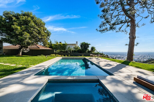 Photo - 2431 Carman Crest Dr