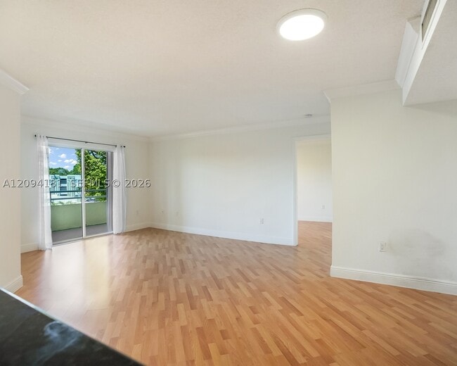 Photo - 10765 SW 108th Ave Unit 305