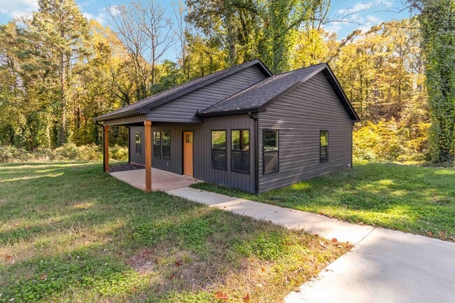 Photo - 1005 Midnight Rd