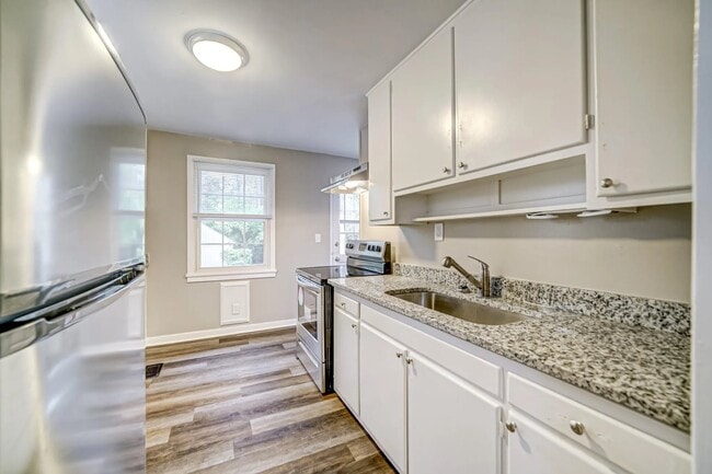 Photo - 661 Lorraine Dr