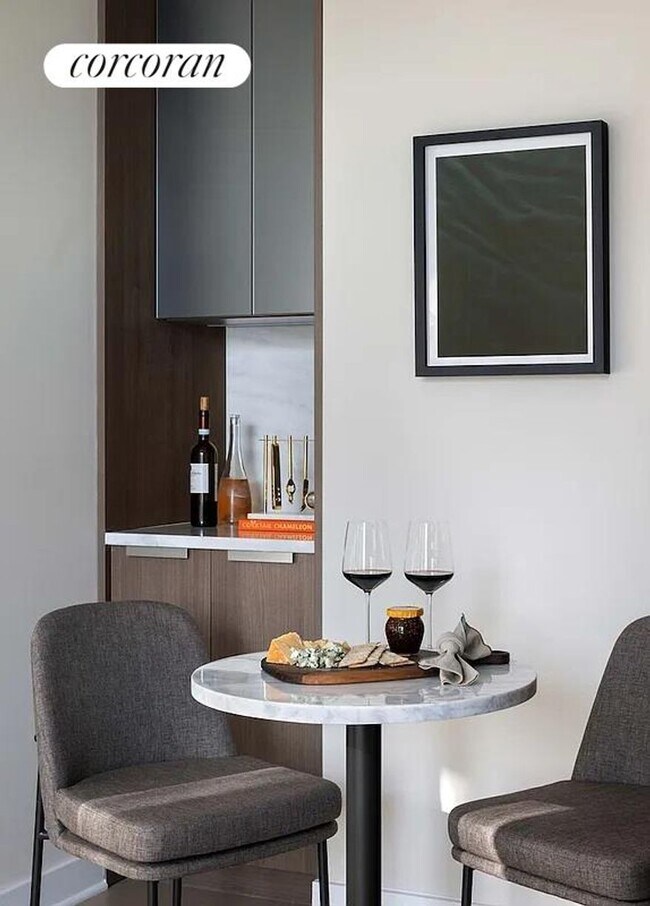 Photo - 451 10th Ave