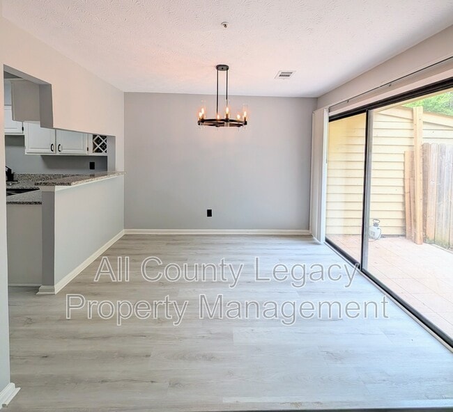 Photo - 1609 Burnstone Dr