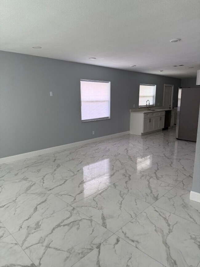 Photo - 2 Bed 1 Bath Duplex in Orlando for Rent