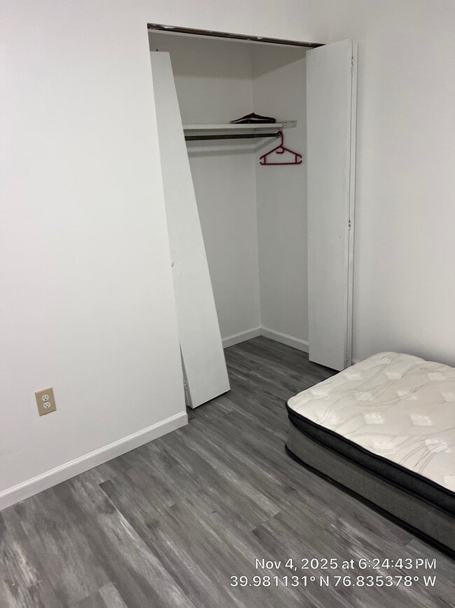 Building Photo - 3706 Tiffany Dr Unit B