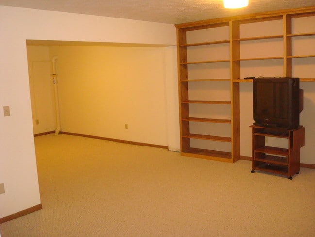 Finished Basement - 1528 Blue Course Dr