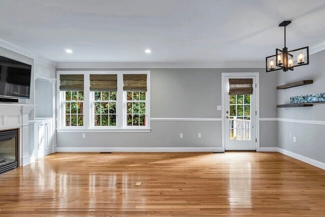 Photo - 15 Nicholas Dr
